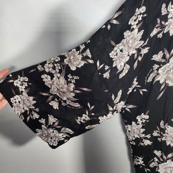 SPIRITUAL GANGSTER Women's 'MAYA' Black FLORAL KIMONO ROBE - One Size - Picture 7 of 13
